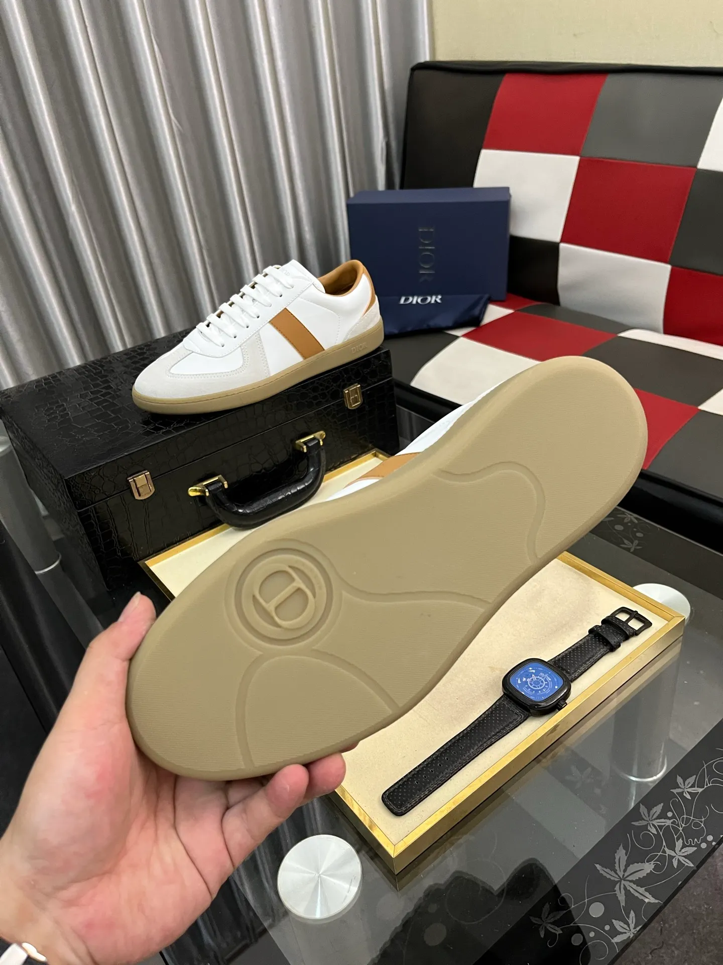 Men's shoes 💰380⌚️⌚️ 【Dior*DIAO】original quality.~ Unique modern style sneakers. 🏃A must-have casual shoe for trendy men😍😍 Original brand imported from Italy, imported original leather, sheep lining (refuses to discolor and grind feet) Sole: Original sole provided by the original factory, French lazy style design ⚠️Fit to the feet, original quality, super comfortable original sole. Code number: 38-448️⃣Colors available